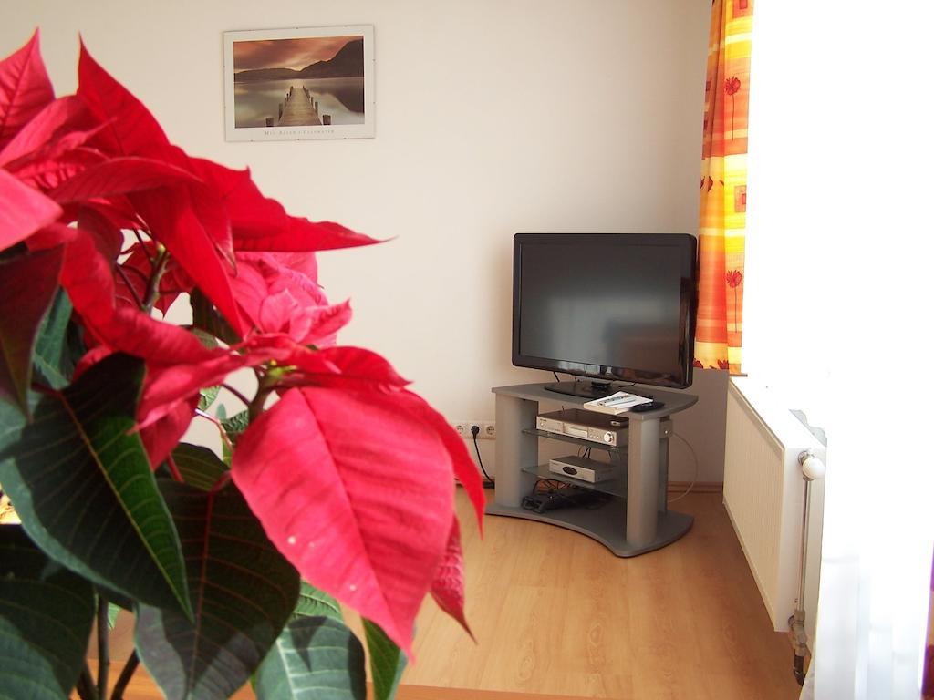 Akacia Apartment - Free Inside Parking, 2 Bedrooms, Garden, Next To Centre Budapest Room photo